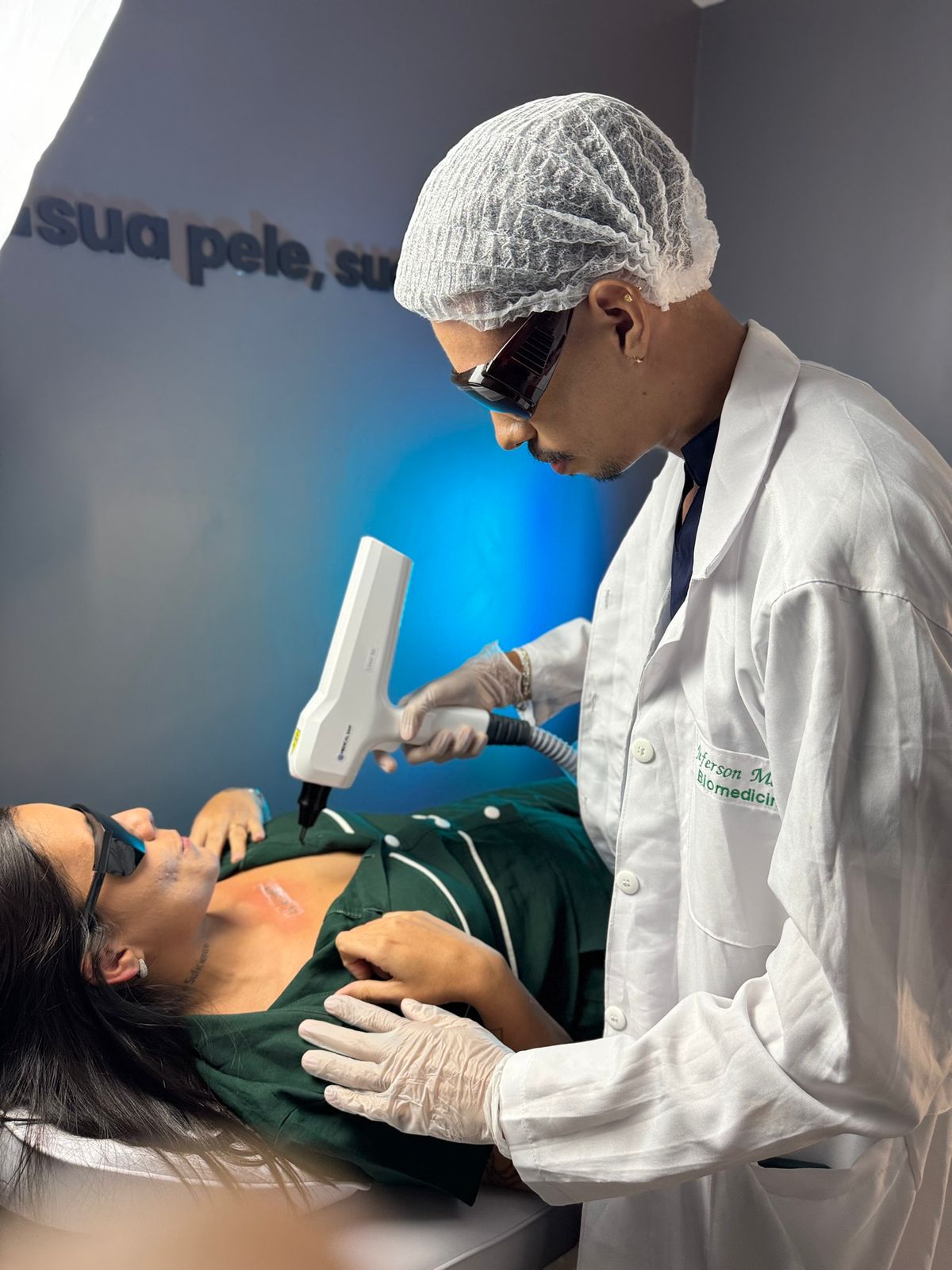 Atendimento com equipamento a laser